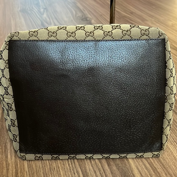 A24- ๐ฏ % authentic Gucci shoulder bag - Picture 12 of 16